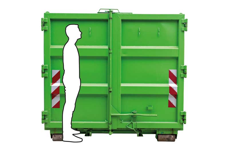 30 cbm Container geschlossen im Vergleich zu einer Person von vorne